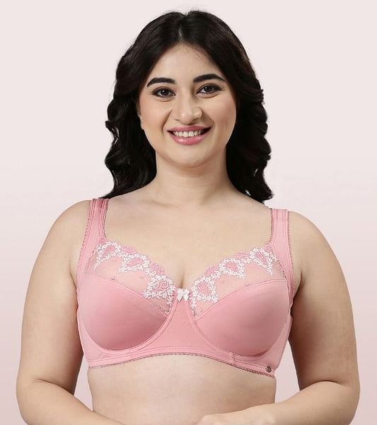 Enamor - This lace padded bra will have you twirling and